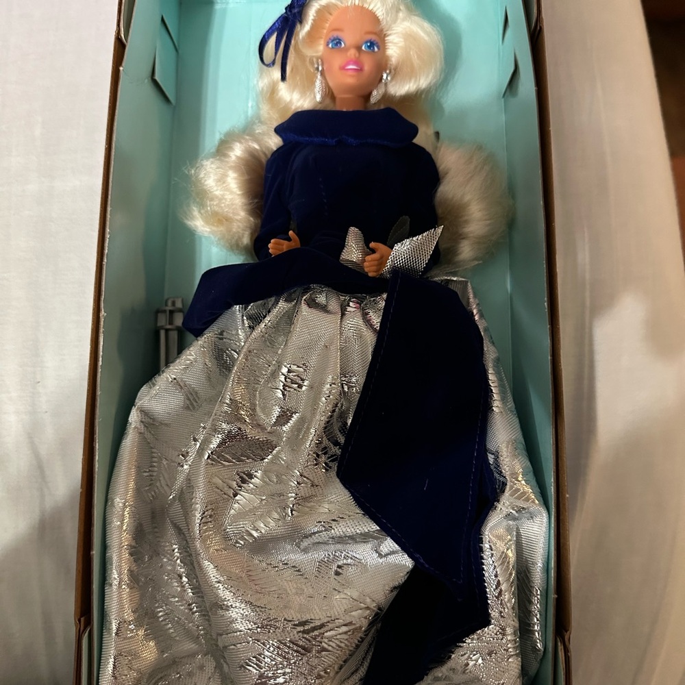 Barbie Winter Velvet Special Edition - Blue and Silver